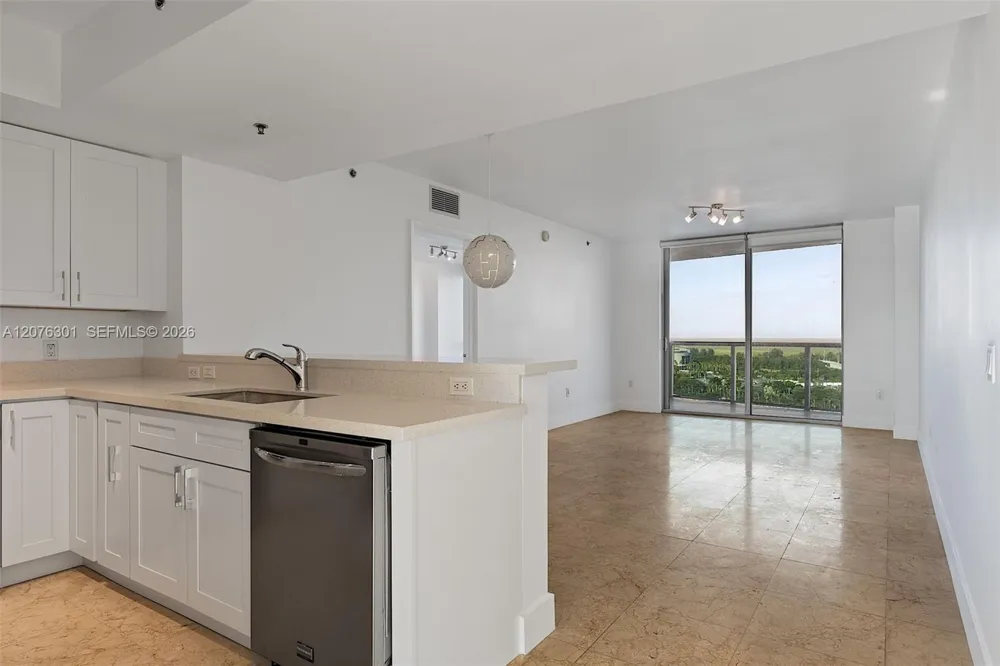 2641 Flamingo Rd #2205N Sunrise, FL 33323