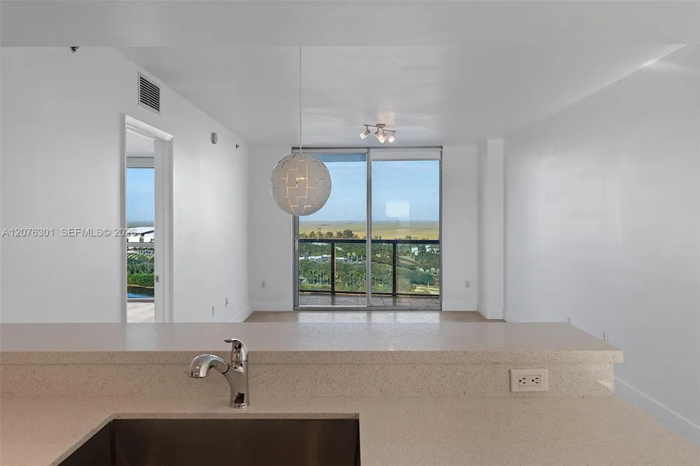 2641 Flamingo Rd #2205N Sunrise, FL 33323