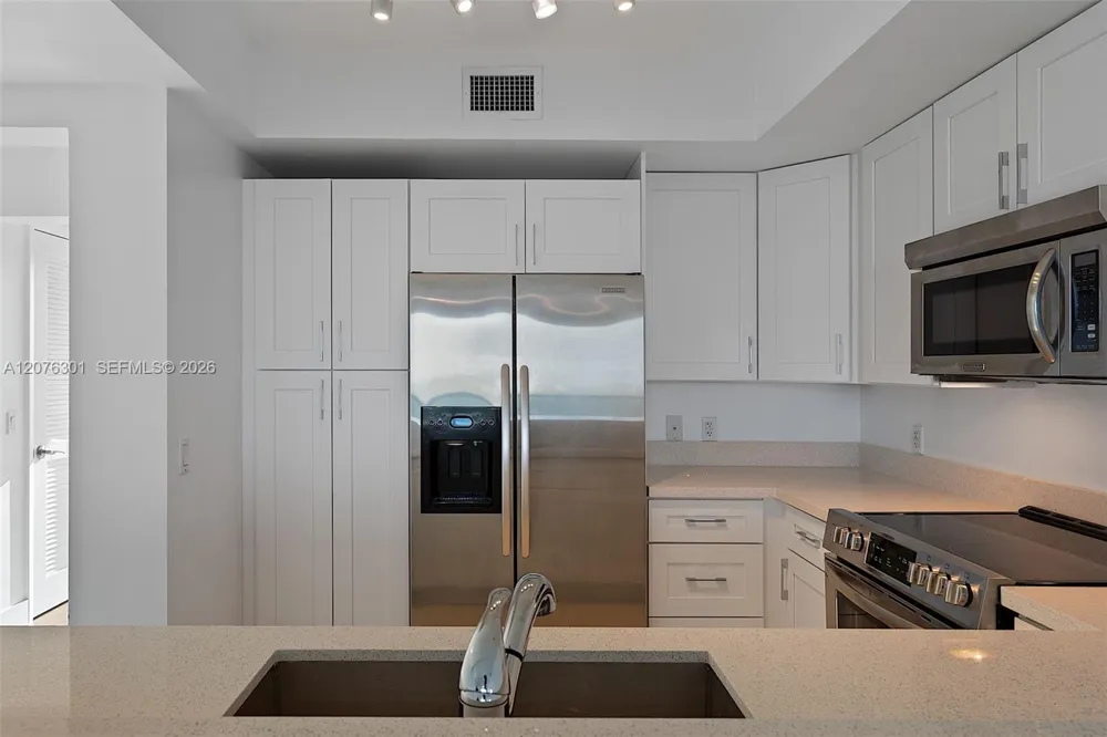 2641 Flamingo Rd #2205N Sunrise, FL 33323