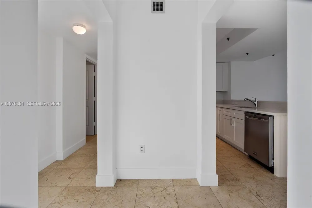 2641 Flamingo Rd #2205N Sunrise, FL 33323