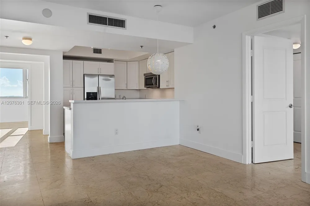 2641 Flamingo Rd #2205N Sunrise, FL 33323