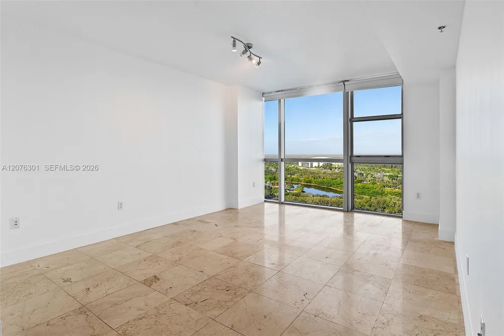 2641 Flamingo Rd #2205N Sunrise, FL 33323