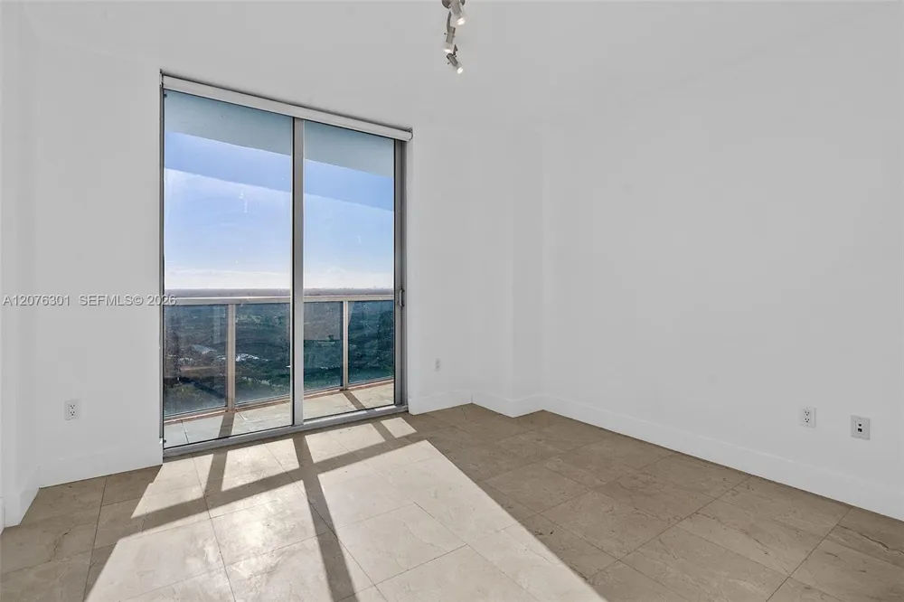 2641 Flamingo Rd #2205N Sunrise, FL 33323