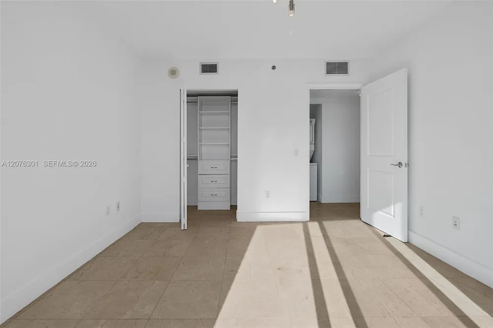 2641 Flamingo Rd #2205N Sunrise, FL 33323