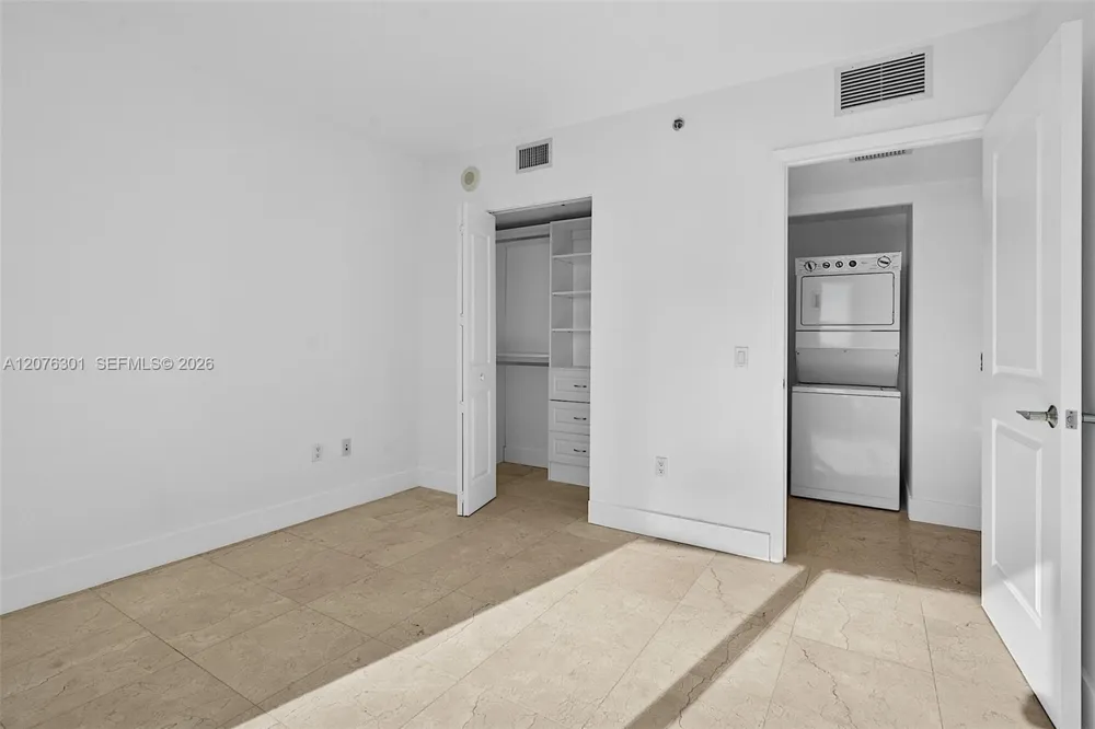 2641 Flamingo Rd #2205N Sunrise, FL 33323