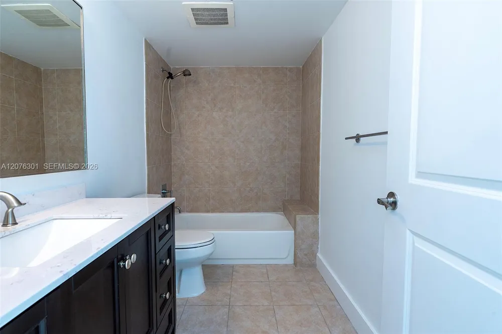 2641 Flamingo Rd #2205N Sunrise, FL 33323