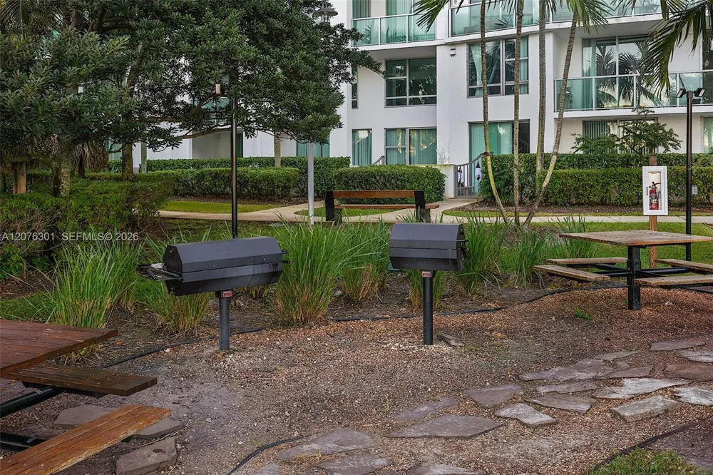 2641 Flamingo Rd #2205N Sunrise, FL 33323