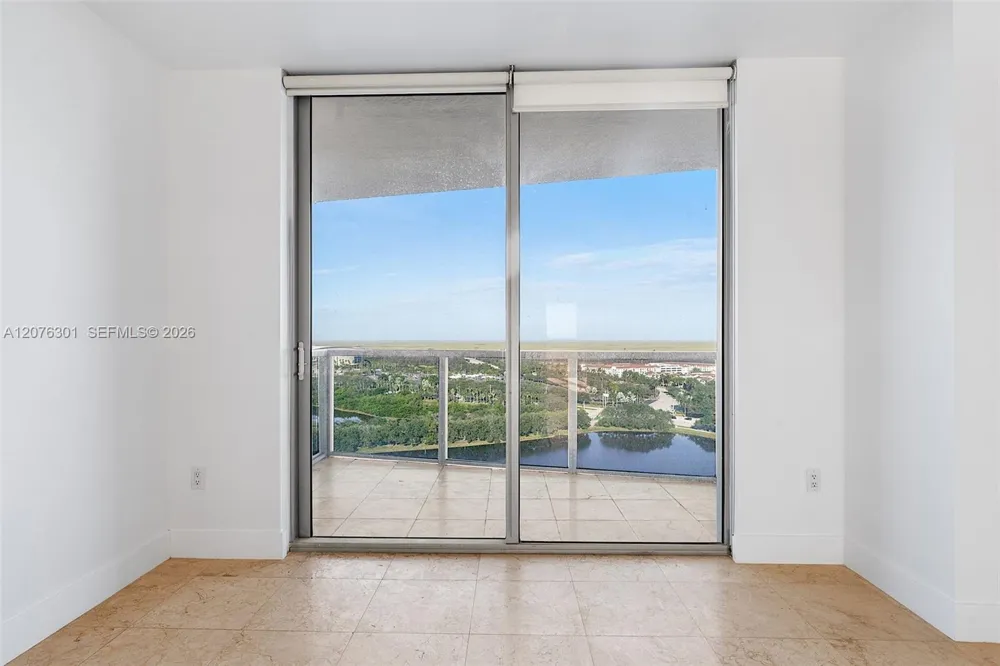 2641 Flamingo Rd #2205N Sunrise, FL 33323