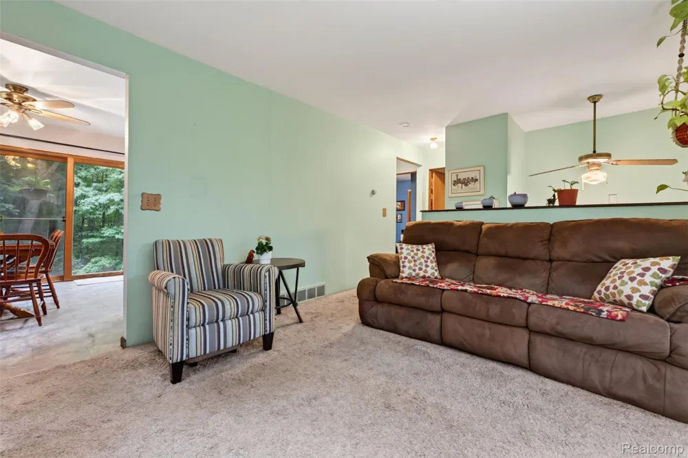 260 Faust Drive Brandon Charter Township, MI 48462