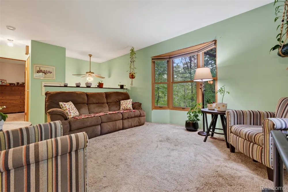 260 Faust Drive Brandon Charter Township, MI 48462
