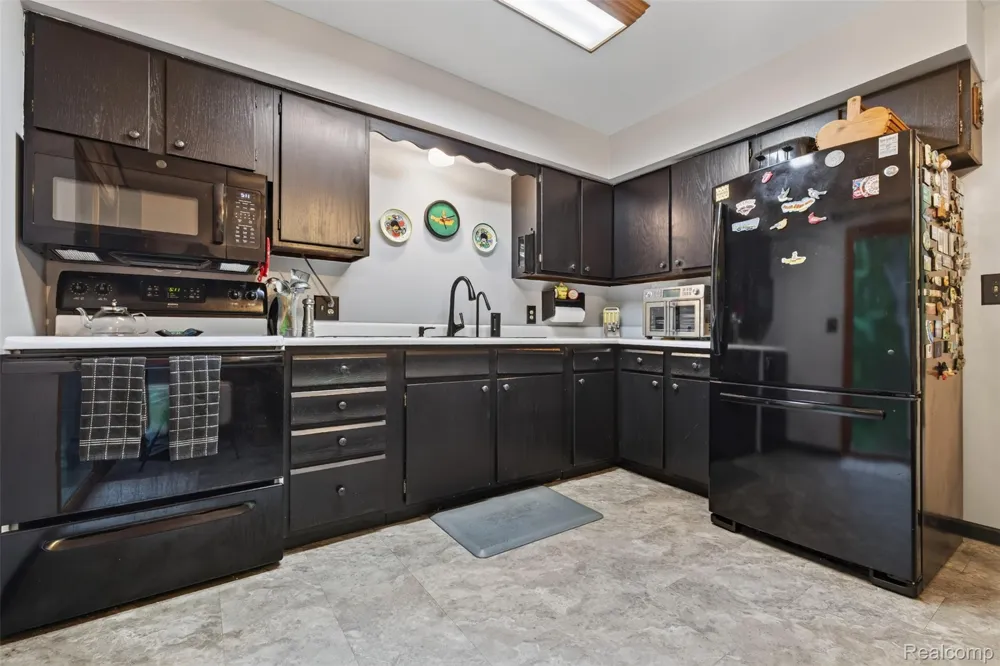 260 Faust Drive Brandon Charter Township, MI 48462