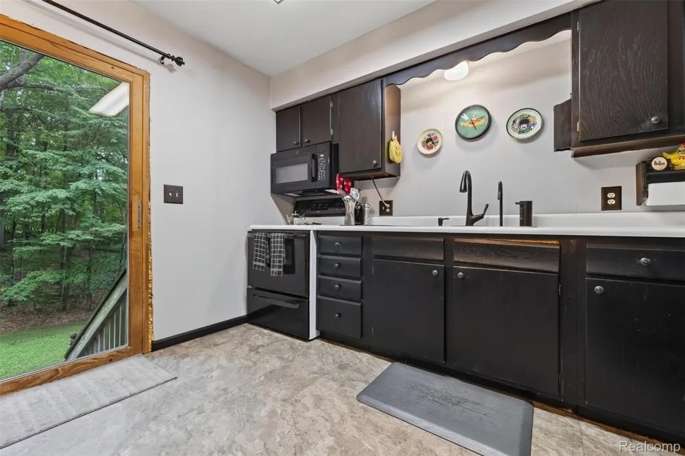 260 Faust Drive Brandon Charter Township, MI 48462