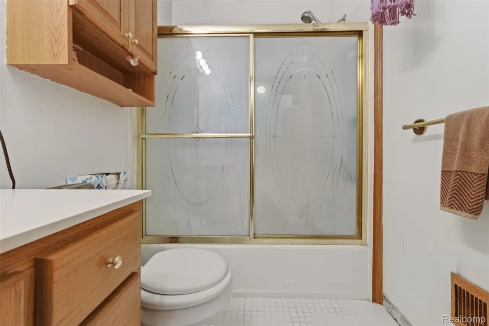 260 Faust Drive Brandon Charter Township, MI 48462