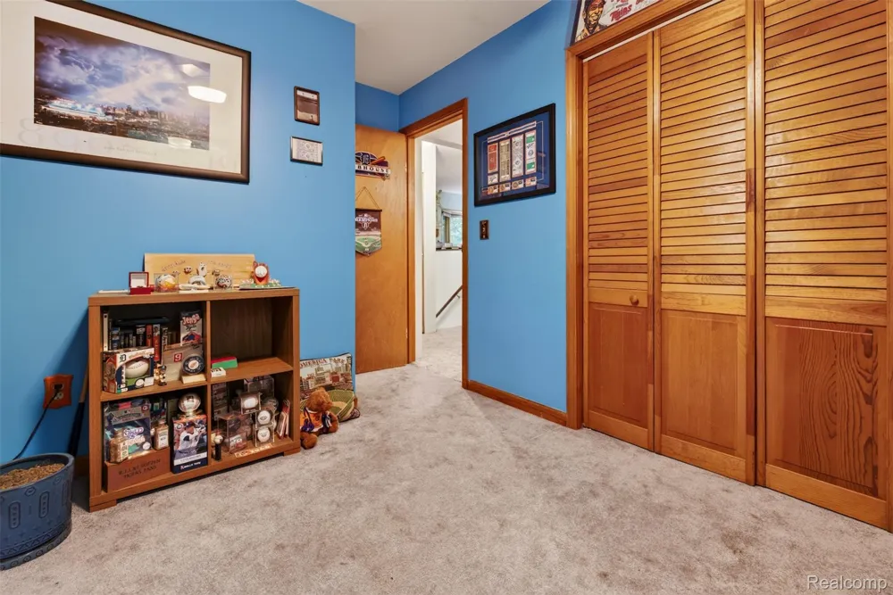 260 Faust Drive Brandon Charter Township, MI 48462