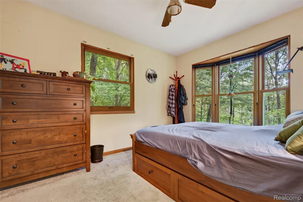 260 Faust Drive Brandon Charter Township, MI 48462