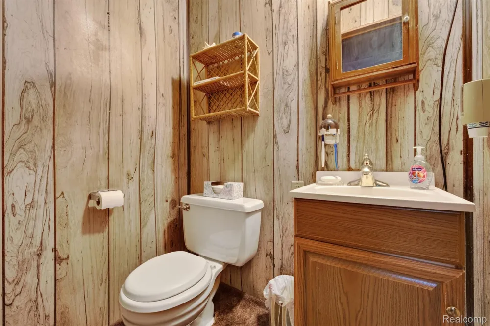 260 Faust Drive Brandon Charter Township, MI 48462