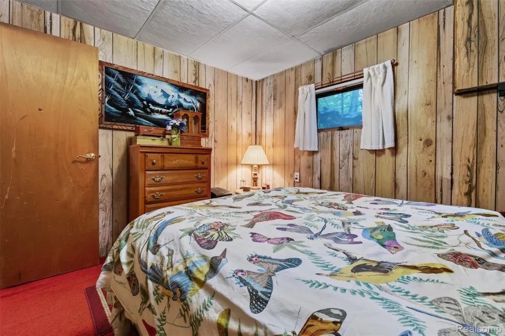 260 Faust Drive Brandon Charter Township, MI 48462