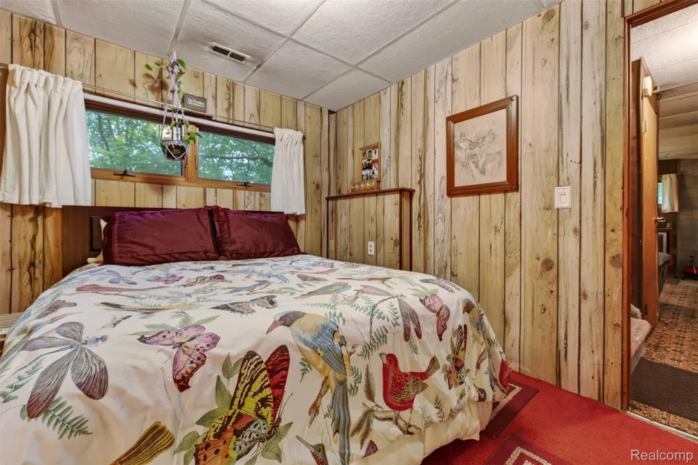 260 Faust Drive Brandon Charter Township, MI 48462