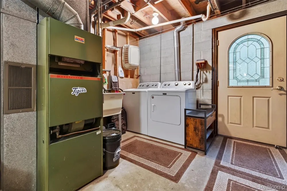 260 Faust Drive Brandon Charter Township, MI 48462