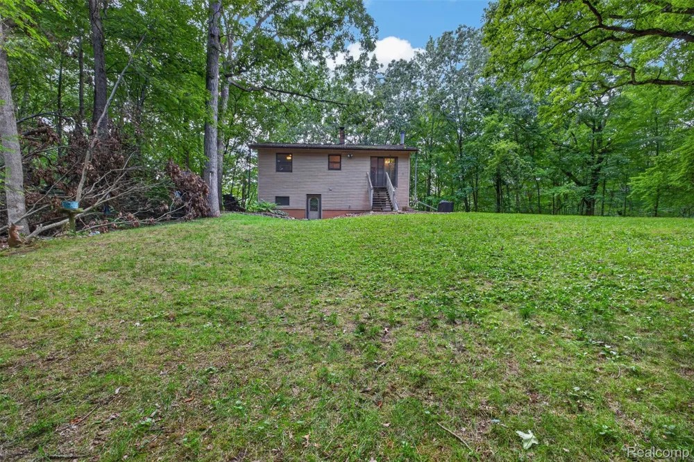 260 Faust Drive Brandon Charter Township, MI 48462