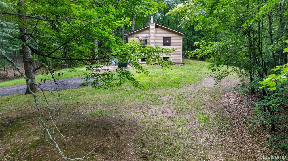 260 Faust Drive Brandon Charter Township, MI 48462