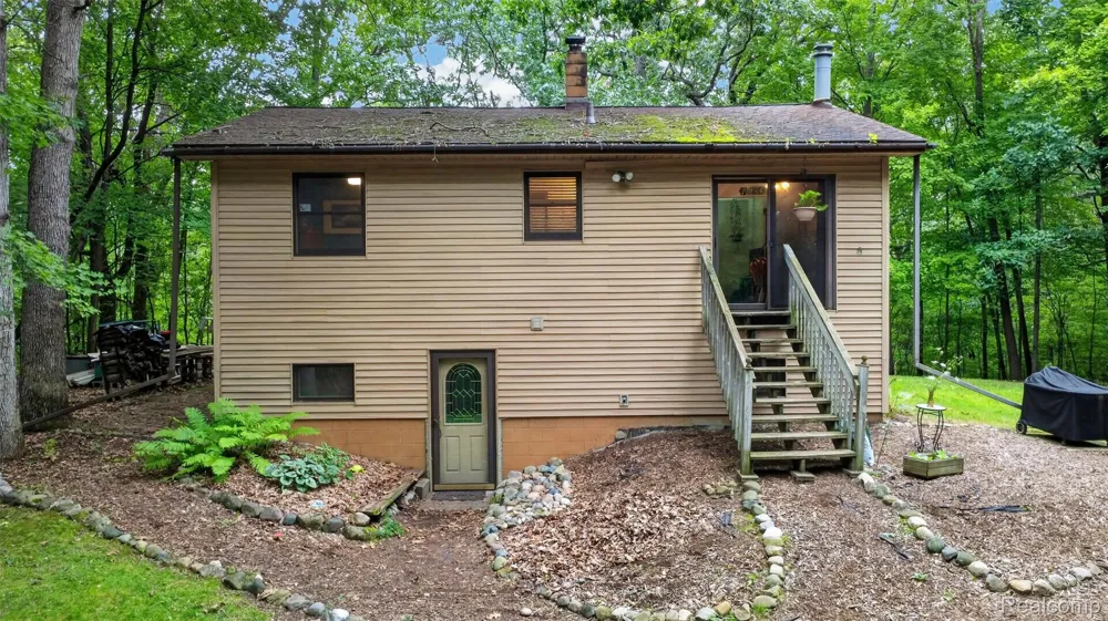 260 Faust Drive Brandon Charter Township, MI 48462