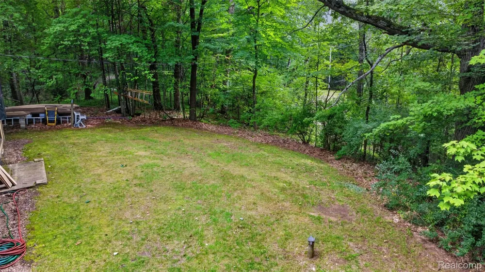 260 Faust Drive Brandon Charter Township, MI 48462