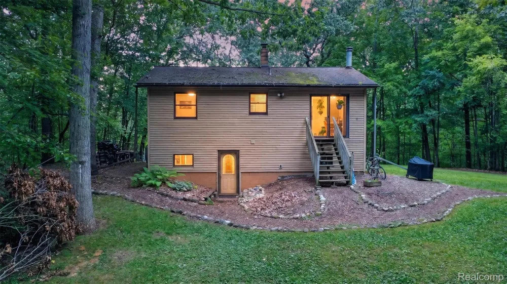 260 Faust Drive Brandon Charter Township, MI 48462