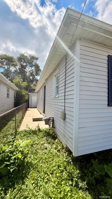 1329 Neubert Avenue Flint City, MI 48507