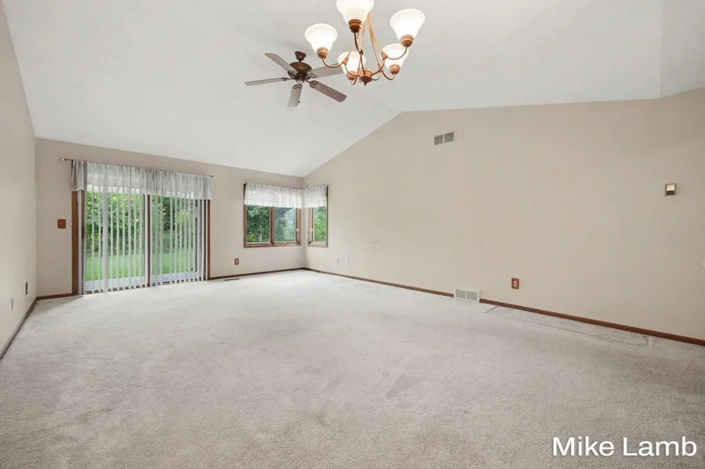 524 Laurie Drive NW Sparta Village, MI 49345