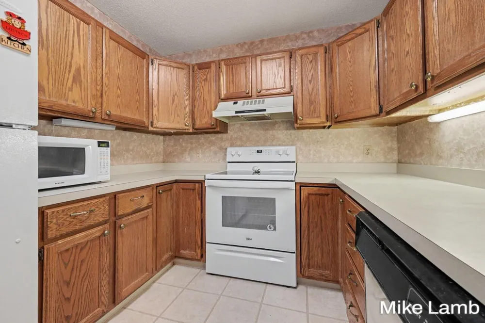 524 Laurie Drive NW Sparta Village, MI 49345
