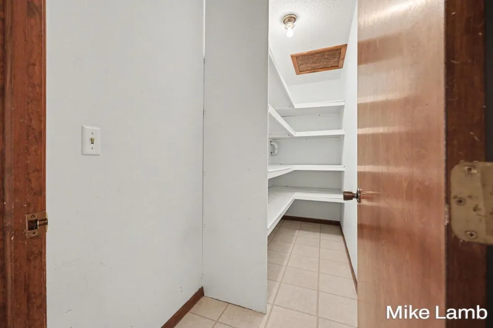 524 Laurie Drive NW Sparta Village, MI 49345