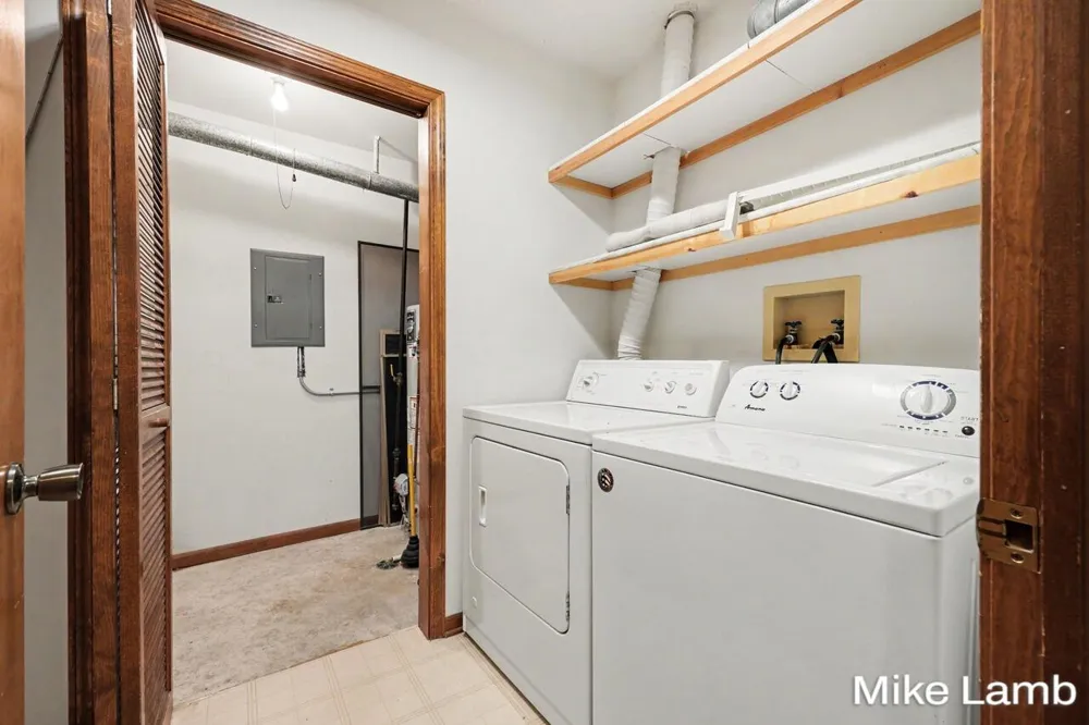 524 Laurie Drive NW Sparta Village, MI 49345