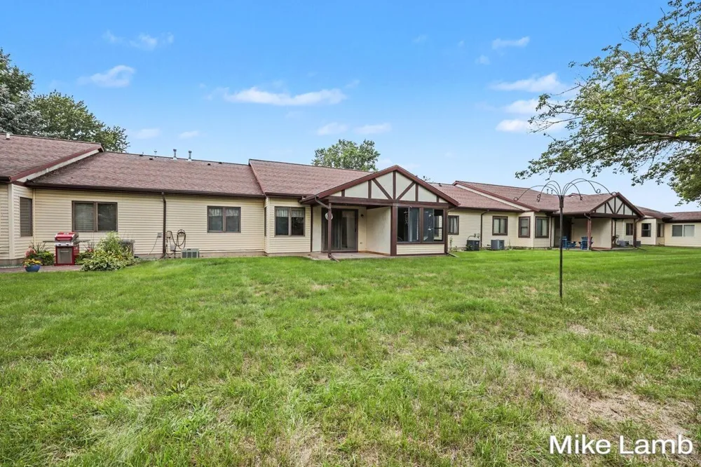524 Laurie Drive NW Sparta Village, MI 49345