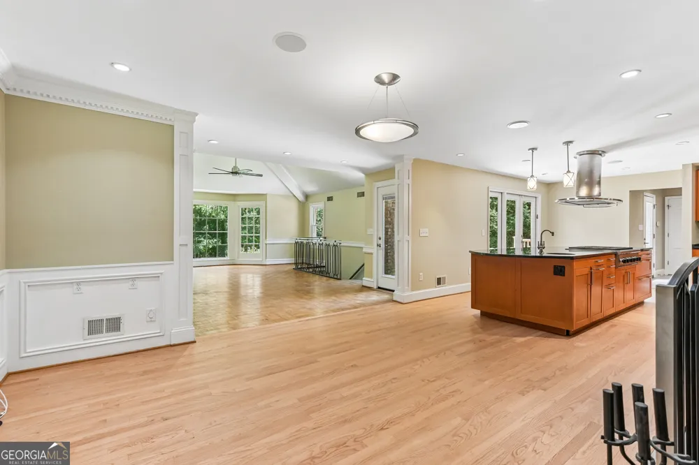 3135 Spalding DR Sandy Springs, GA 30350