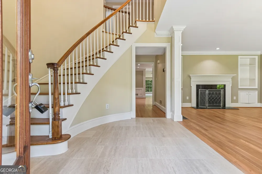 3135 Spalding DR Sandy Springs, GA 30350