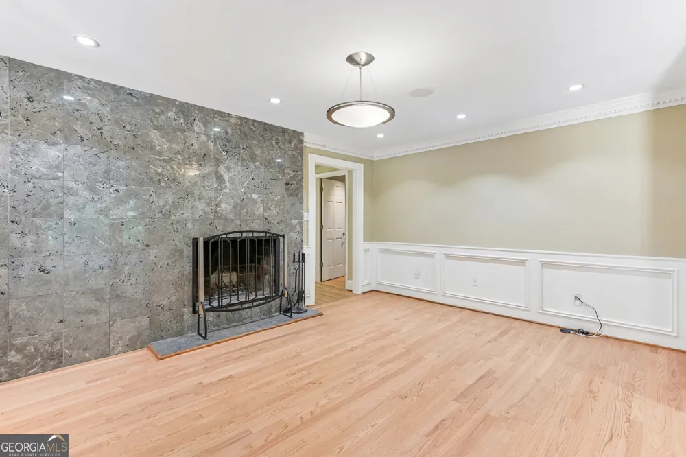 3135 Spalding DR Sandy Springs, GA 30350