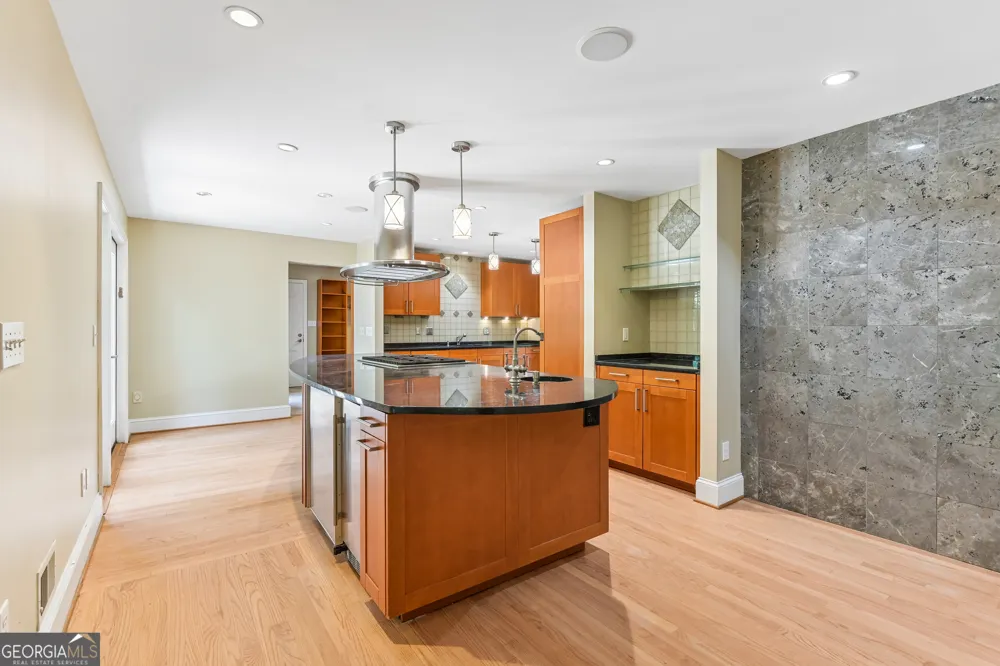 3135 Spalding DR Sandy Springs, GA 30350