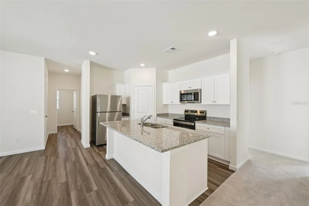 3004 SUNSET HILLS ROAD Winter Haven, FL 33881