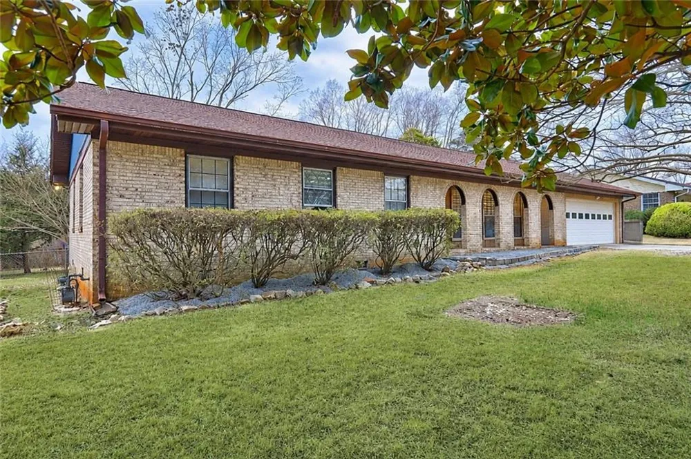 457 Castleaire Drive Stone Mountain, GA 30087