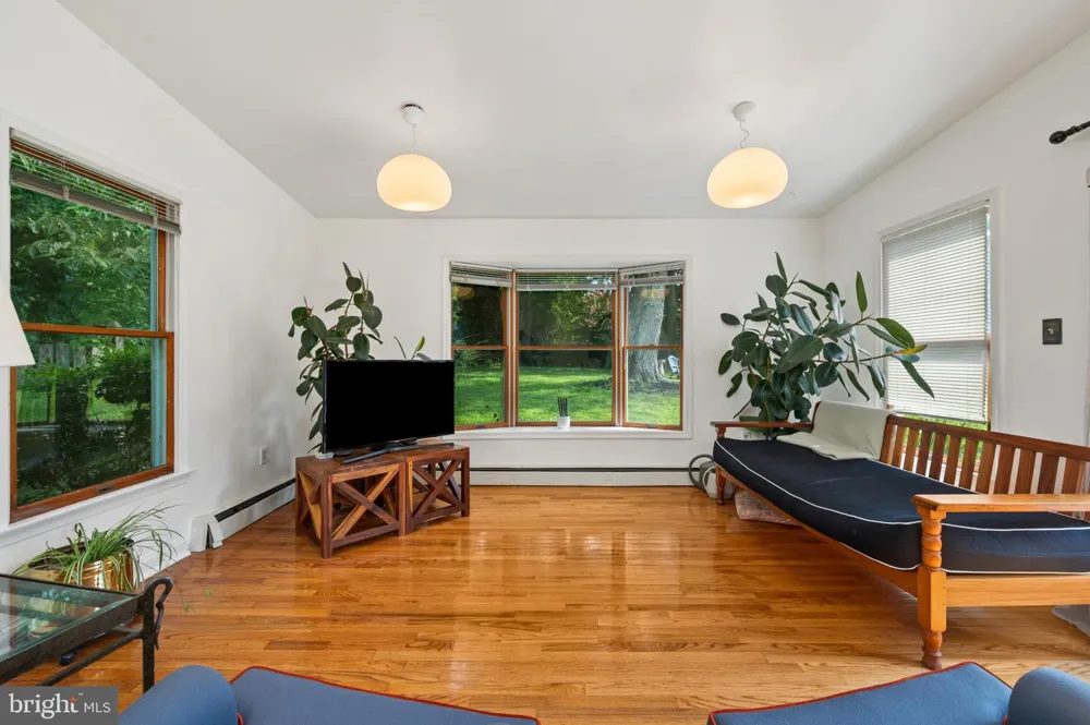 213 PIPING ROCK DRIVE Silver Spring, MD 20905