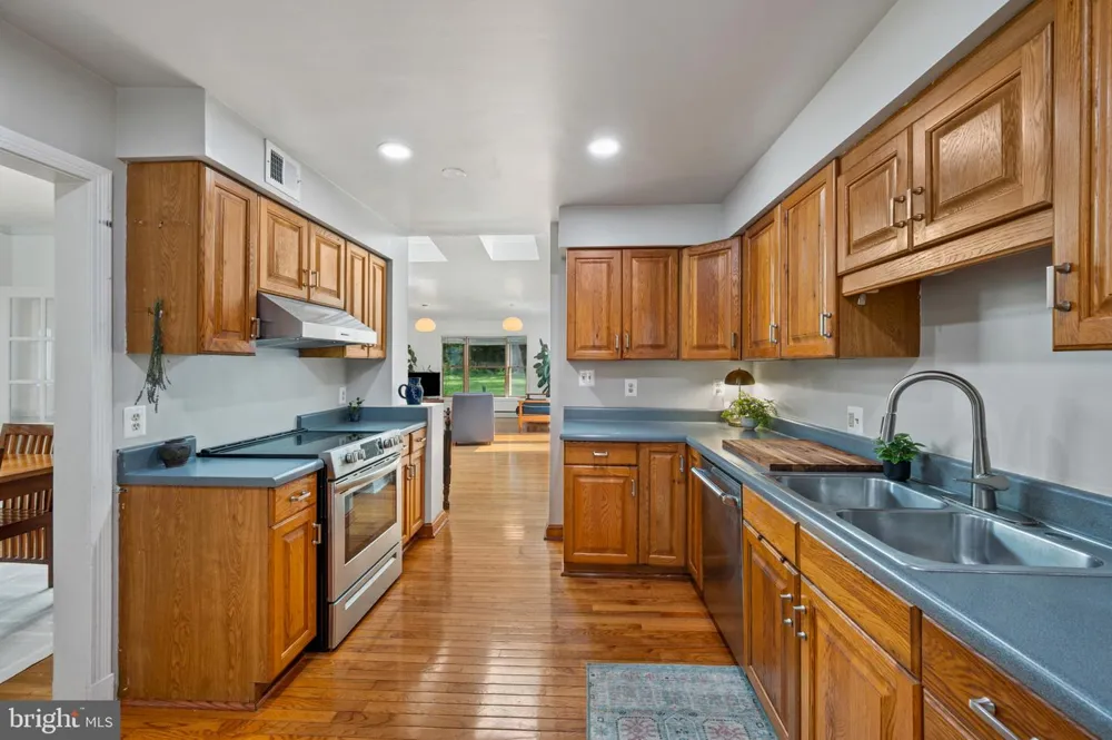 213 PIPING ROCK DRIVE Silver Spring, MD 20905