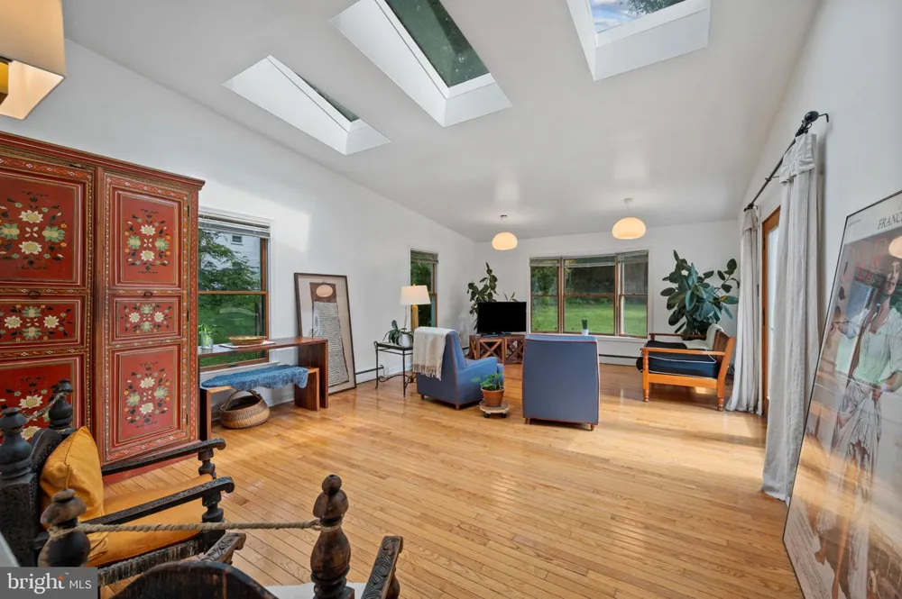 213 PIPING ROCK DRIVE Silver Spring, MD 20905