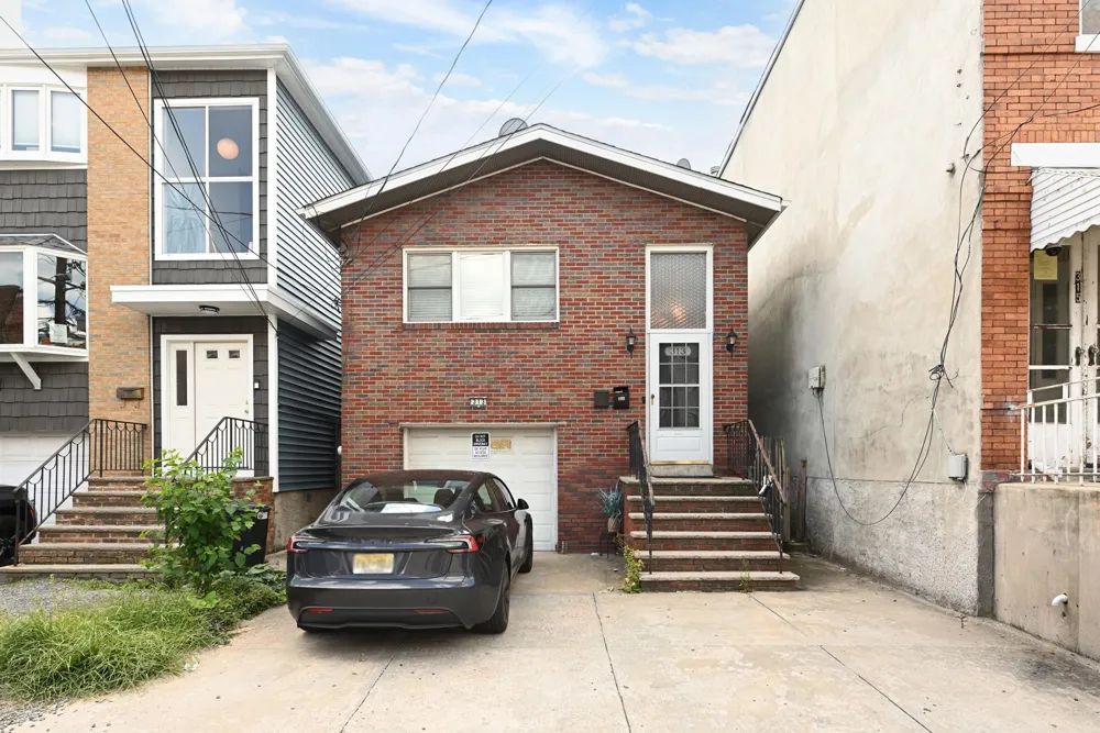 313 9TH ST Union City, NJ 07087