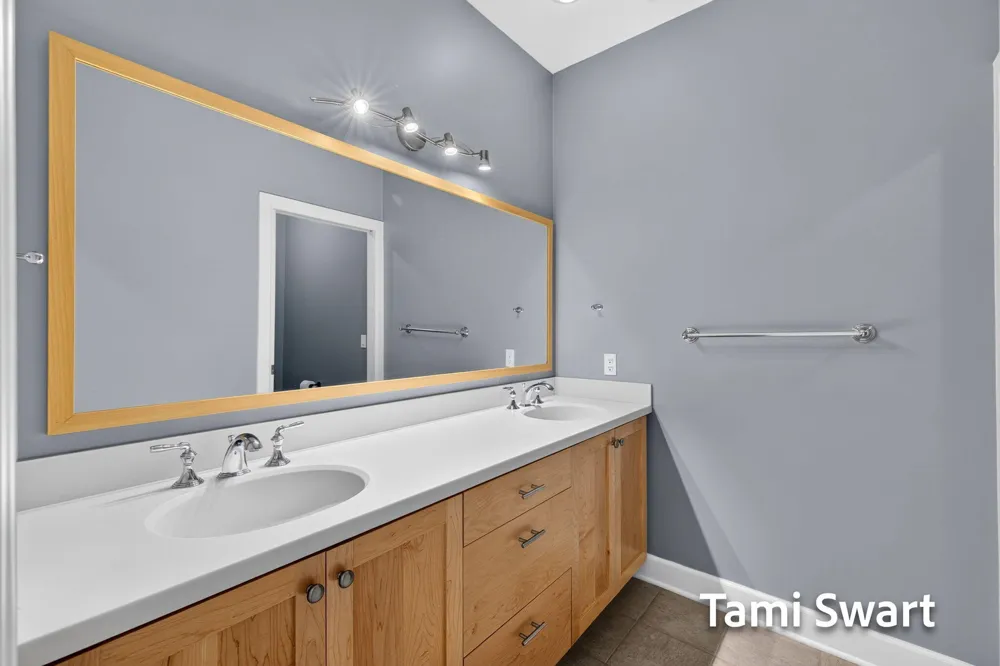 917 W Savidge Street #16 Spring Lake, MI 49456