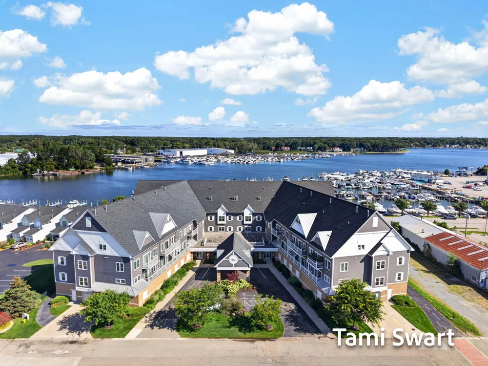 917 W Savidge Street #16 Spring Lake, MI 49456