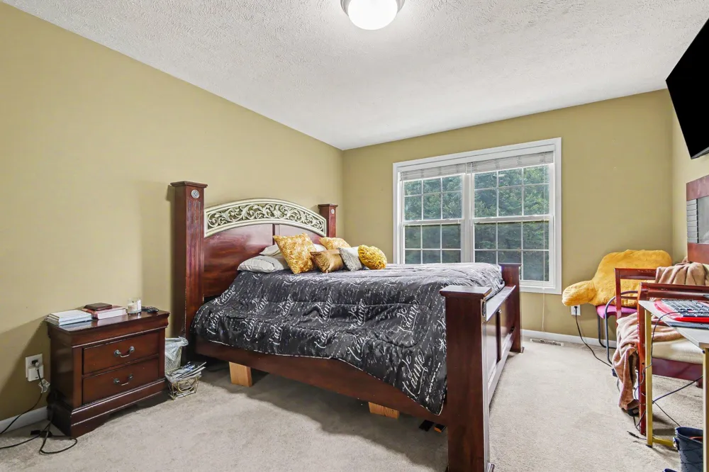 6627 Winter Creek Road Norton Shores, MI 49444