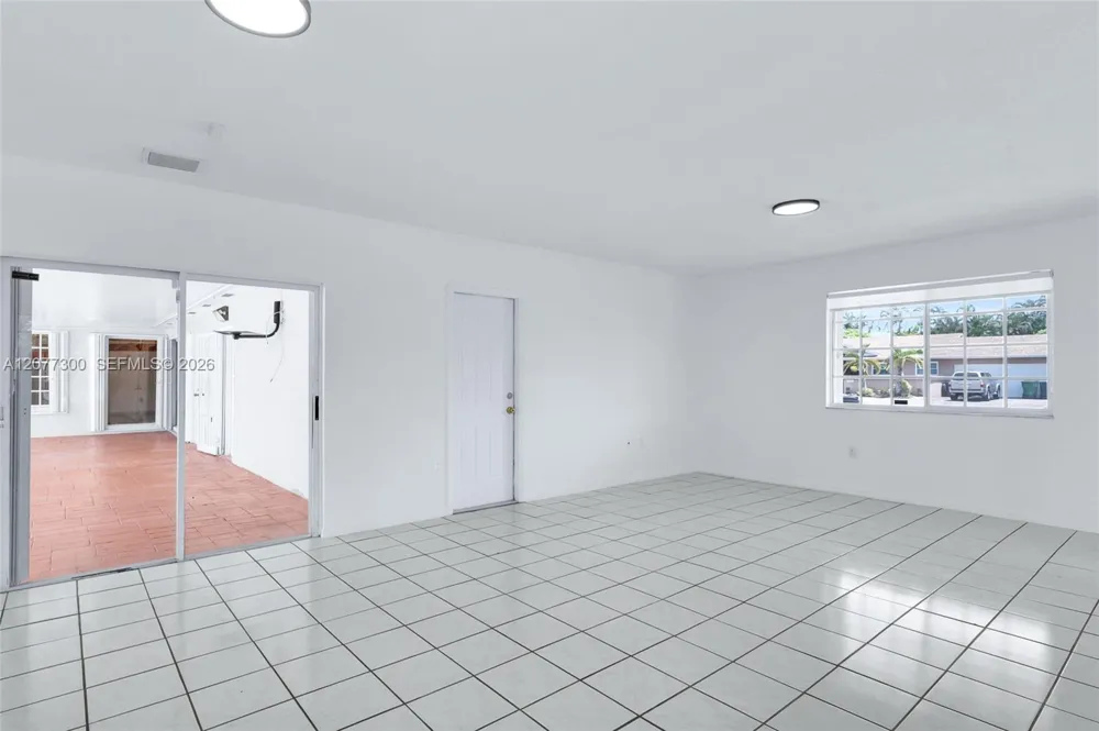 18600 SW 127th Pl Miami, FL 33177
