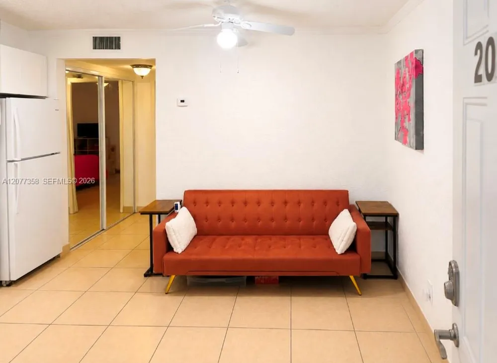 528 Meridian Ave #202A Miami Beach, FL 33139