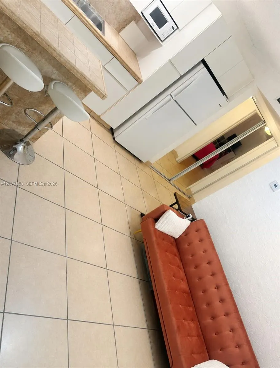 528 Meridian Ave #202A Miami Beach, FL 33139